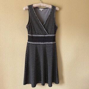 Max Studio Black/White Polka Dot Women's Dress, V‎ Neck Size Small